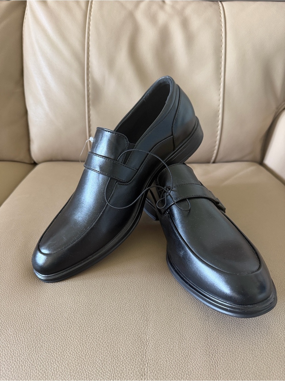 Perry Ellis Men’s Black Leather Slip-On Loafers size 10.5